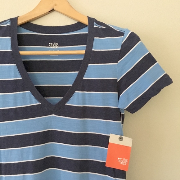 Nike Tops - Nike Women's V-Neck Blue Stripe Cotton Shirt Small